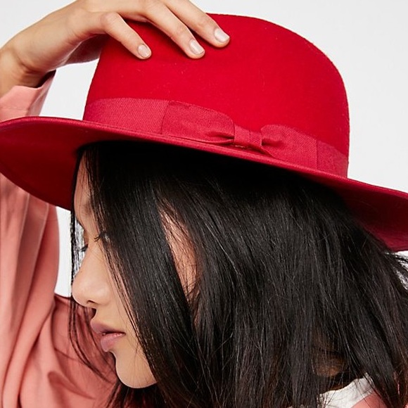 Free People Accessories - NWOT Free People Red Banded Felt Bow Hat